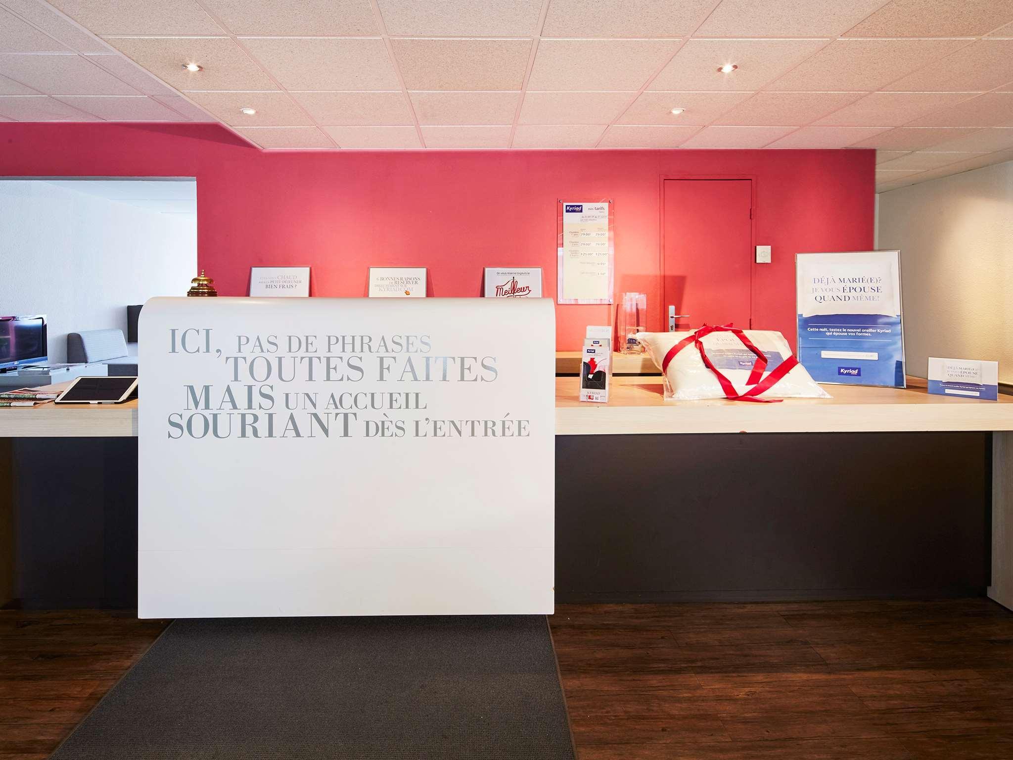 Kyriad Tours Sud - Chambray Les Tours Exterior foto
