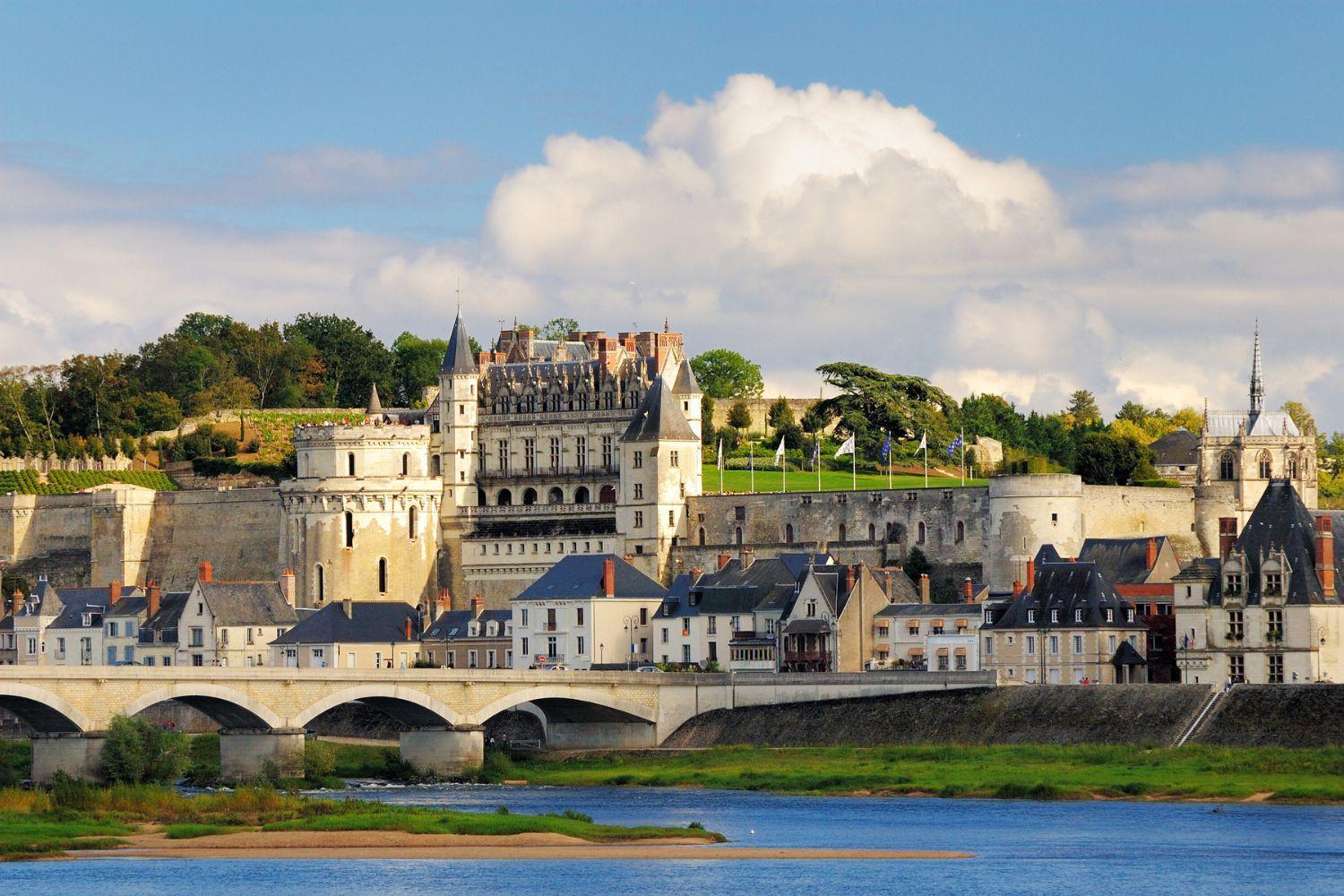 Kyriad Tours Sud - Chambray Les Tours Exterior foto